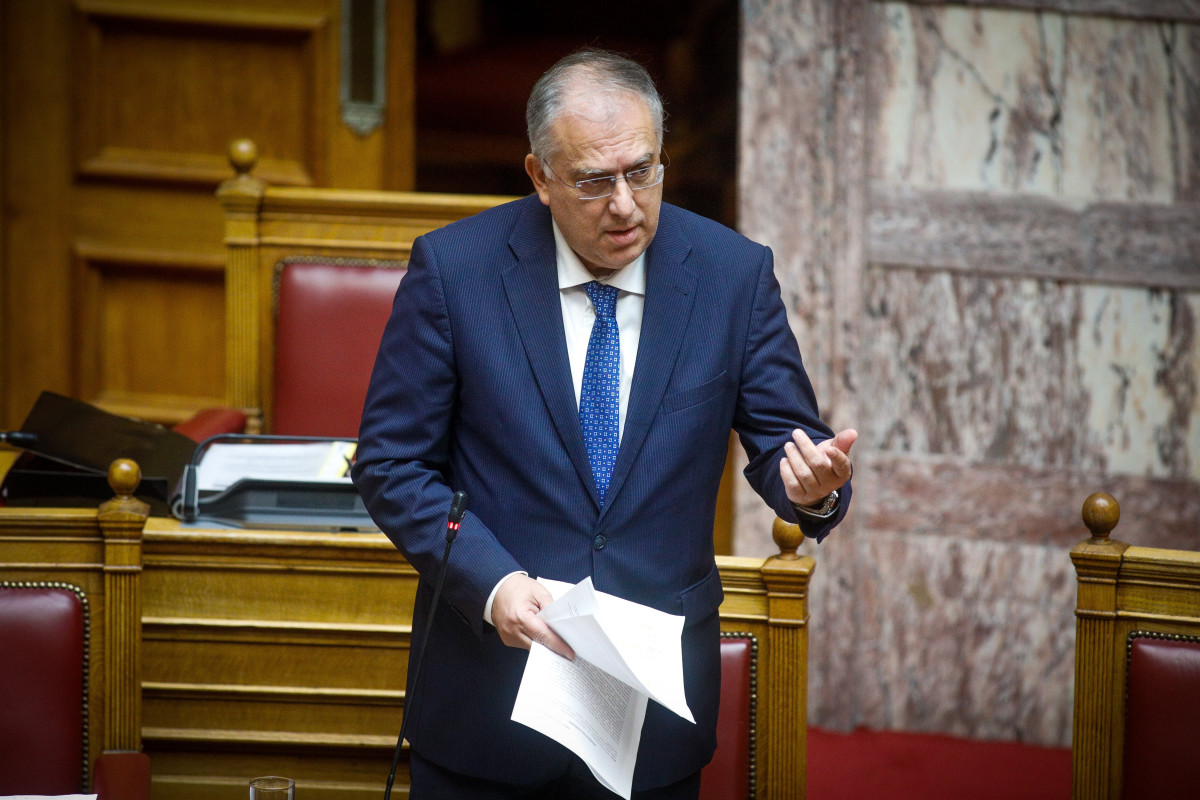 Θεοδωρικάκος: Αυστηροποιείται το πλαίσιο των αδειών για δολοφόνους, βιαστές, τρομοκράτες
