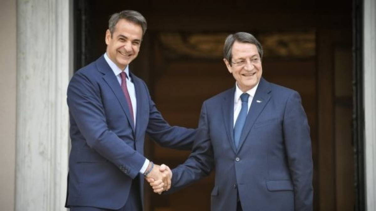 Συνάντηση Μητσοτάκη - Αναστασιάδη στο Μαξίμου