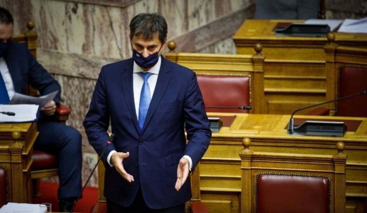 Θεοχάρης: «Άθλος» ότι τα τουριστικά έσοδα έφτασαν τα €4 δισ.