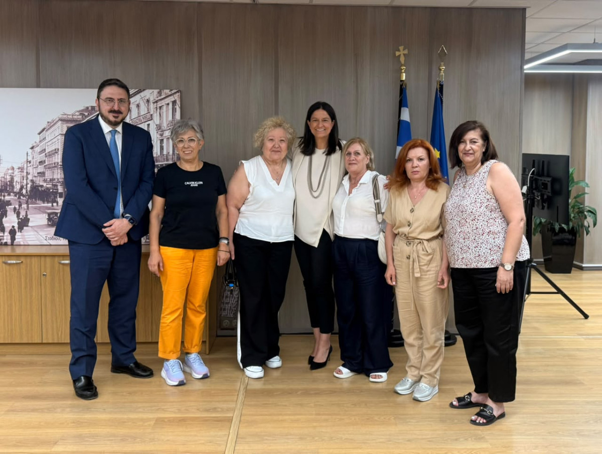 Συνάντηση Κεραμέως με σύλλογο ΑΞ.Ι.Α. για συντάξεις χηρείας: Συνεχίζουμε να αποκαθιστούμε κοινωνικές αδικίες του παρελθόντος