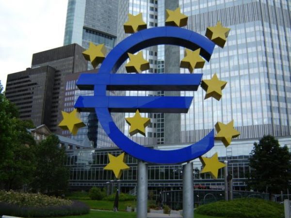 ΕΚΤ: Κίνδυνος μετάδοσης της κρίσης αν δεν κλείσει η συμφωνία