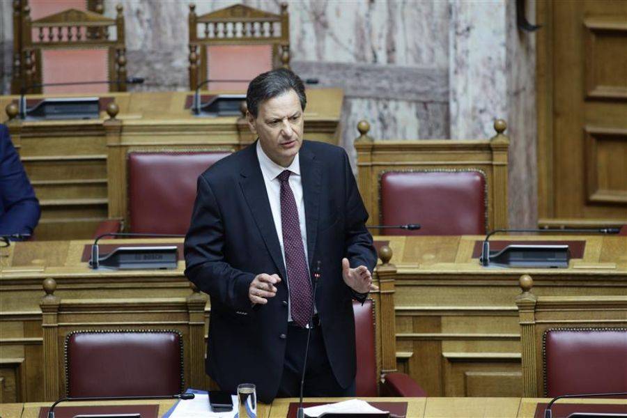 Σκυλακάκης: Μείωση του δημοσίου χρέους κάτω από το 200% φέτος