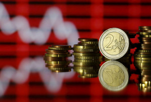 Bloomberg: Σχεδόν αναπόφευκτη η ύφεση στην ευρωζώνη