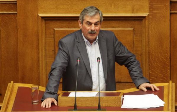 Πετράκος: Ο Δραγασάκης είχε έτοιμη τροπολογία για εθνικοποίηση των τραπεζών