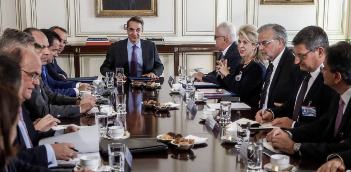 Μητσοτάκης σε τραπεζίτες: Ανακαλέστε τις αυξήσεις - Δεν δικαιολογούνται
