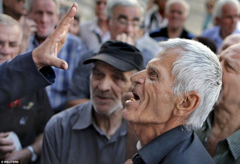 Χωρίς προστασία οι συντάξεις-Στο ναδίρ εθνική σύνταξη και εφάπαξ