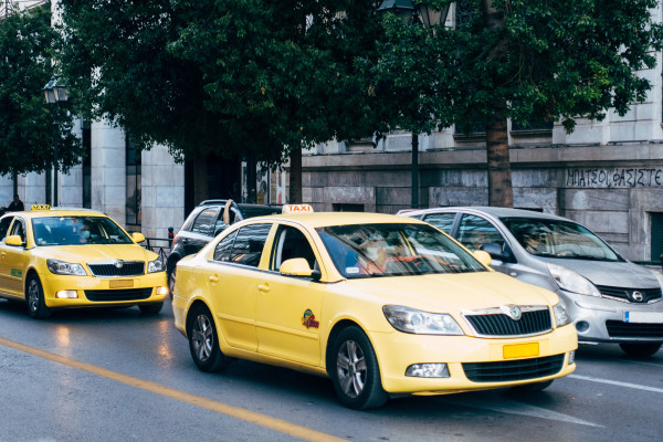 Ο συγκοινωνιολόγος Σταύρος Κωνσταντινίδης για το κυκλοφοριακό: Η Αθήνα χρειάζεται 3.000 λεωφορεία, επέκταση μετρό και πράσινο δακτύλιο