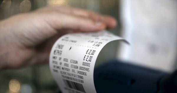 Γιατί απορρίπτει η κυβέρνηση τη μείωση ΦΠΑ-Πού θα...κάτσει ο πληθωρισμός