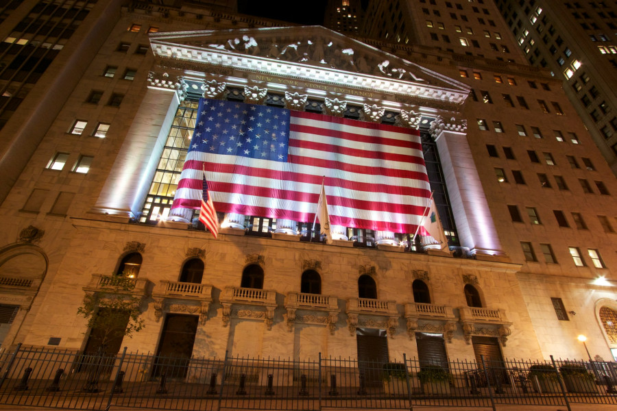 Αρνητικό γύρισμα στη Wall Street με το βλέμμα στη Μέση Ανατολή