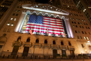 Αρνητικό γύρισμα στη Wall Street με το βλέμμα στη Μέση Ανατολή