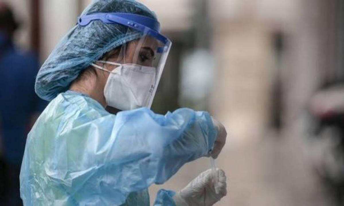 Κορονοϊός-Ελλάδα: 51 θάνατοι και 8.635 νέα κρούσματα- 357 διασωληνωμένοι