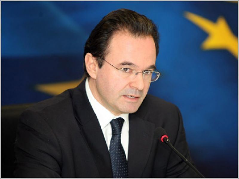 EE: Πάρτε περισσότερα μέτρα τώρα..-Γ. Παπακωνσταντίνου: Προσπαθούμε να αλλάξουμε την πορεία του "Τιτανικού"