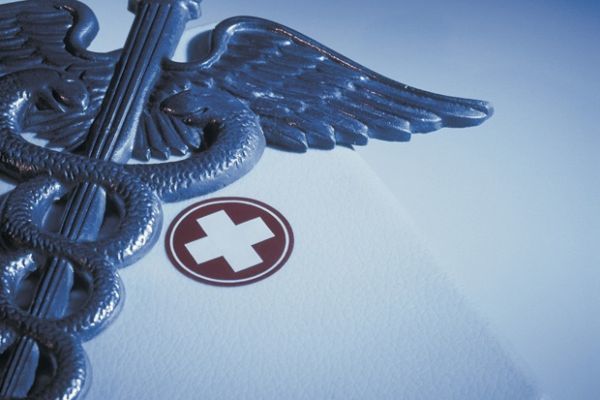 ΕΟΠΥΥ: Διευκρινίσεις για το εισιτήριο Ελεύθερης Πρόσβασης στην Υγεία