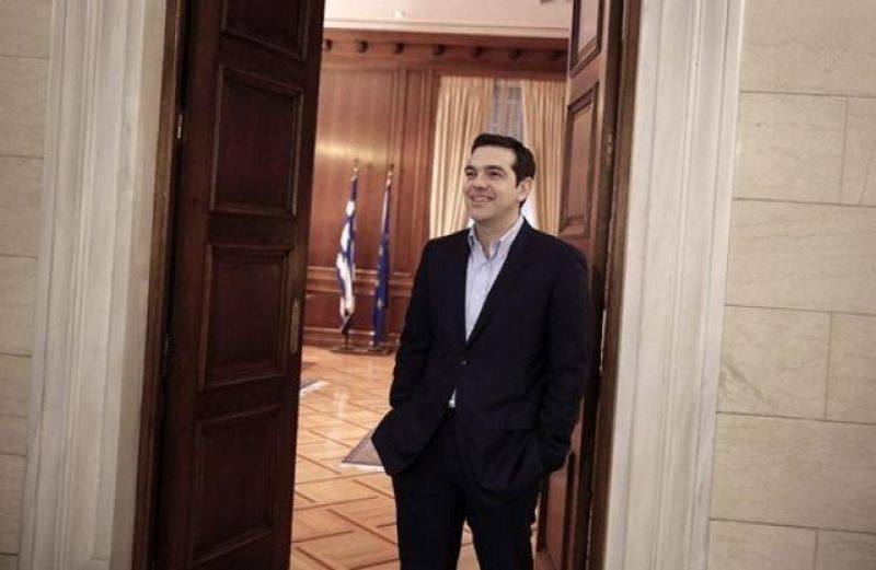 Μαξίμου: Ξορκίζει εκλογές, δημοψήφισμα &amp; στέλνει μήνυμα σε Θεσμούς κι εσωκομματικούς