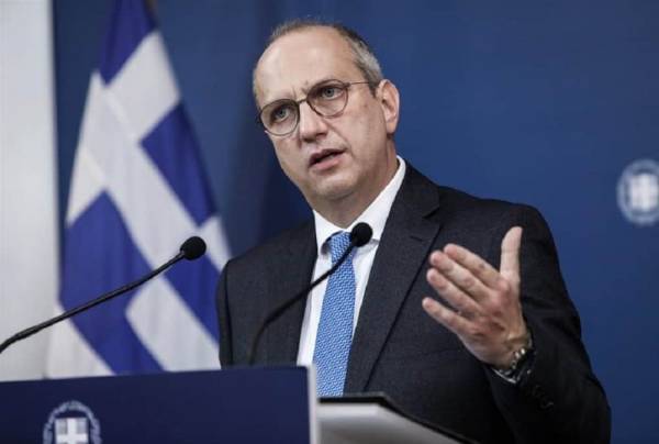 Οικονόμου για ακρίβεια: Να βοηθήσει η ΕΕ με γενναία μέτρα