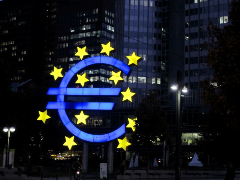 Reuters: Το ελληνικό ζήτημα ρίχνει "σκιά" στο QE της ΕΚΤ