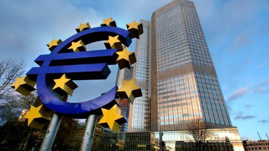 ΕΚΤ: Αμετάβλητα τα επιτόκια-Επανεξετάζει τη στρατηγική της