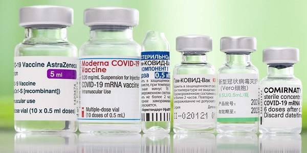 Εμβόλια Covid-19: Νέα σύσταση για συνδυασμό AstraZeneca και mRNA
