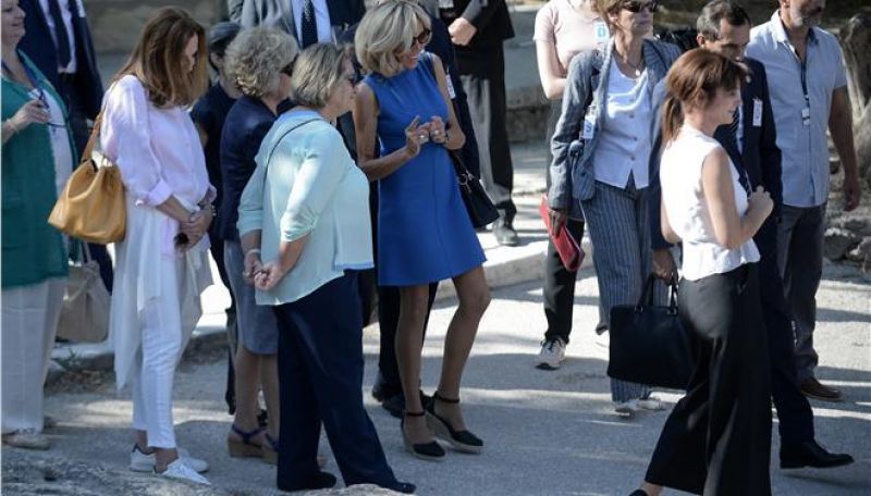 Μπριζίτ Μακρόν για Ελλάδα: «Δεν φεύγω. Θα μείνω»