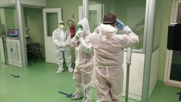 Χρήσιμος οδηγός για τον κοροναϊό από τον ΕΟΔΥ
