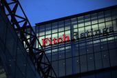 Fitch: Ιδιαίτερα ευάλωτες οι ελληνικές τράπεζες