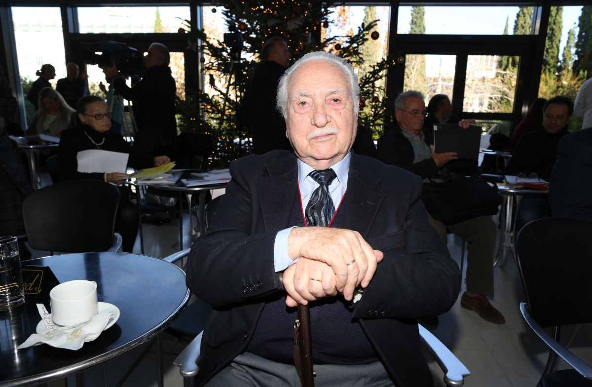 Συλλυπητήρια Μενδώνη για την απώλεια του Αηδονίδη