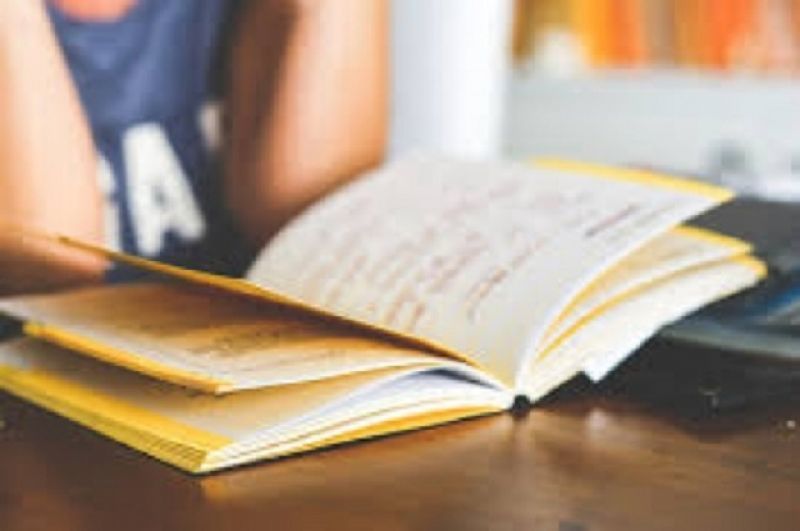 Tips για να βοηθήσει το παιδί στη μελέτη μια εργαζόμενη μαμά