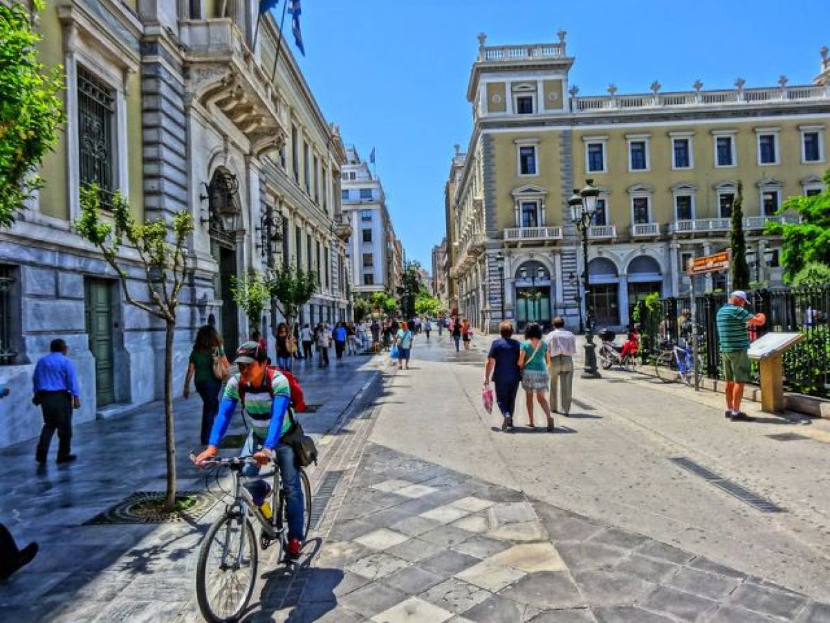 Τα σενάρια ειδικών προνομίων για τους εμβολιασμένους
