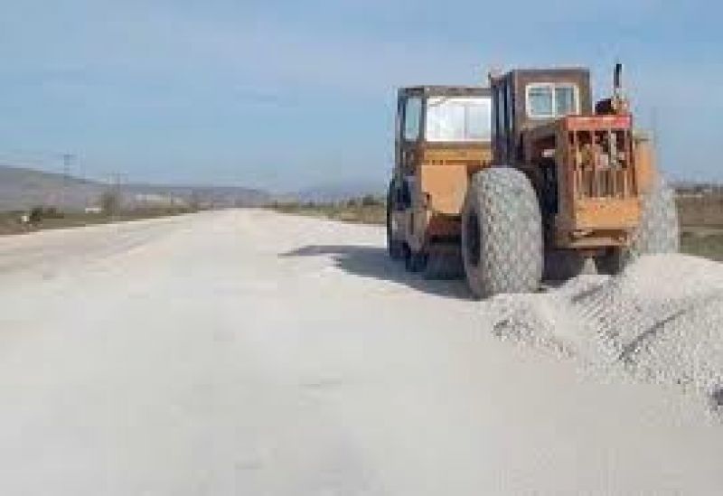 Συναντήσεις Χρυσοχοΐδη με Αλμούνια και Χαν για το ξεμπλοκάρισμα των οδικών έργων