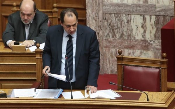 Υποθαλάσσια ζεύξη Σαλαμίνας- Περάματος εξήγγειλε ο Σπίρτζης
