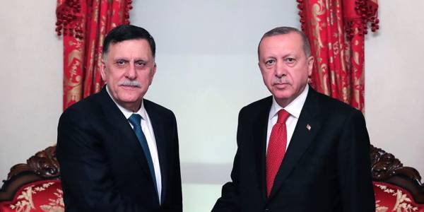 Αιφνίδια συνάντηση Ερντογάν-Σάρατζ στην Κωνσταντινούπολη
