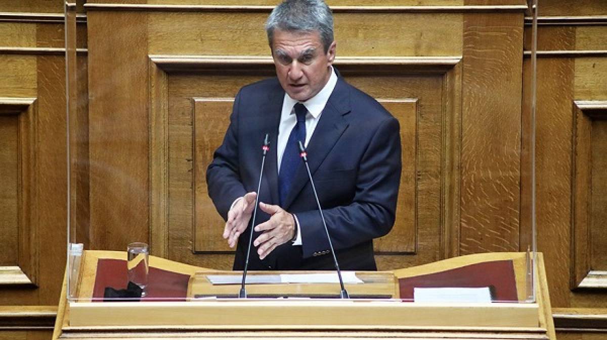 Διαφοροποιείται ο Λοβέρδος από το ΚΙΝΑΛ για τους ανεμβολίαστους υγειονομικούς