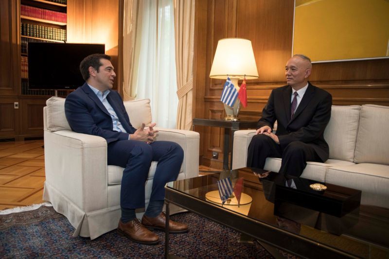 Στο Μαξίμου ο γ.γ. του ΚΚ Πεκίνου: Η Ελλάδα θα τα καταφέρει