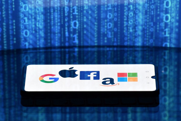 Big tech: Ξεπερνάει τα $10 δισ. η «ζημιά» των απολύσεων