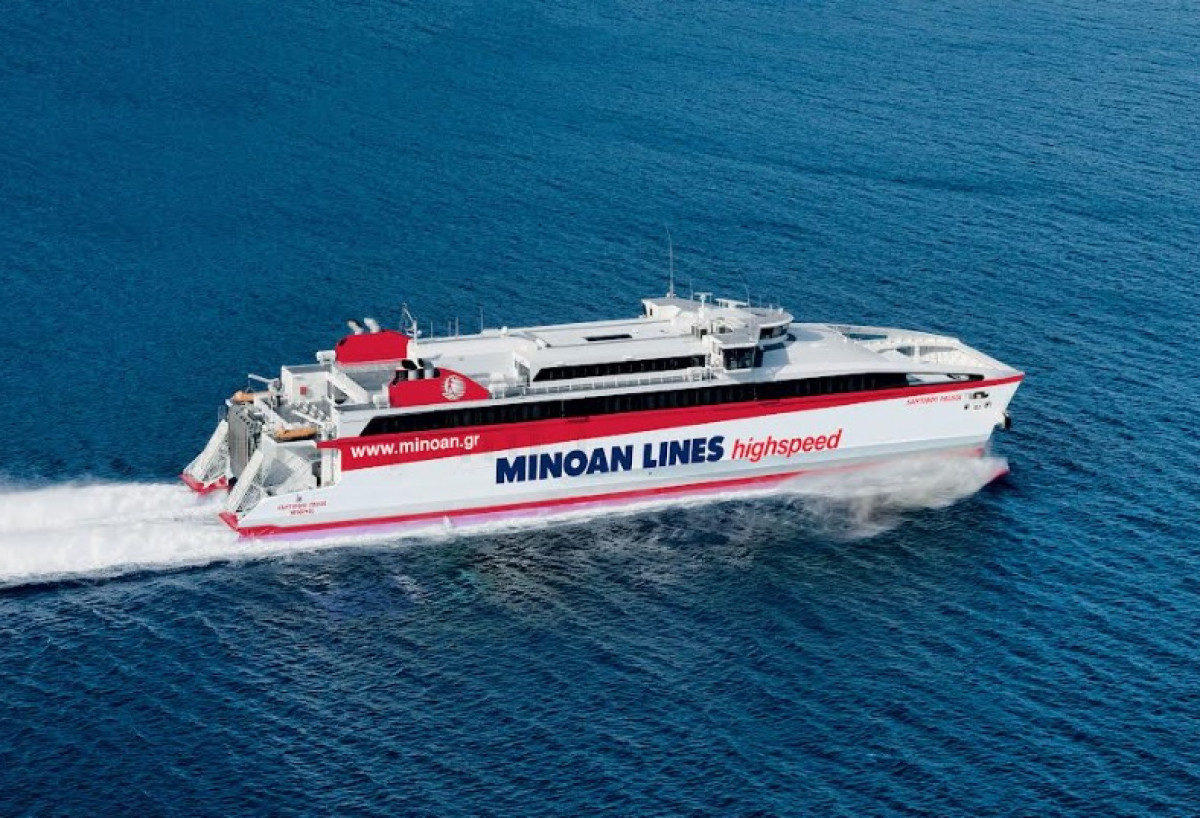 Minoan: Αποδράστε στις Κυκλάδες με το Santorini Palace από 9/6