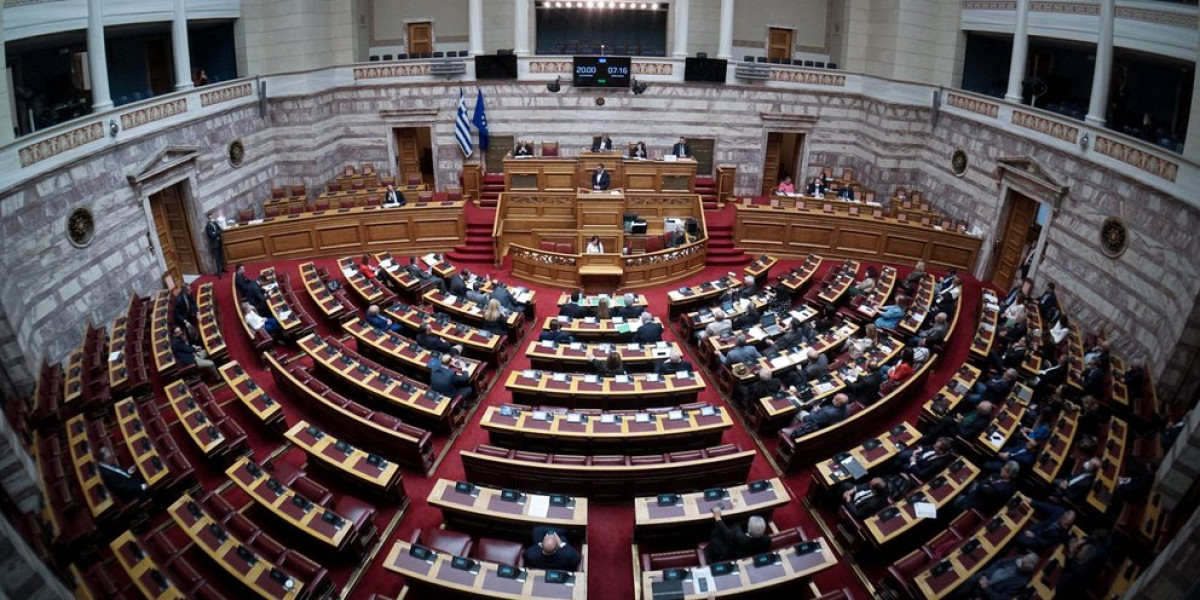 ΝΔ: Κατατέθηκε η πρόταση Συνταγματικής Αναθεώρησης – Οι αλλαγές σε φορολογία, δικαιοσύνη, δημόσιο και εκλογικό σύστημα