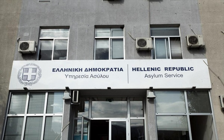 Yπ. Μετανάστευσης: Σεβόμαστε απόλυτα τη δράση των υπερασπιστών ανθρωπίνων δικαιωμάτων