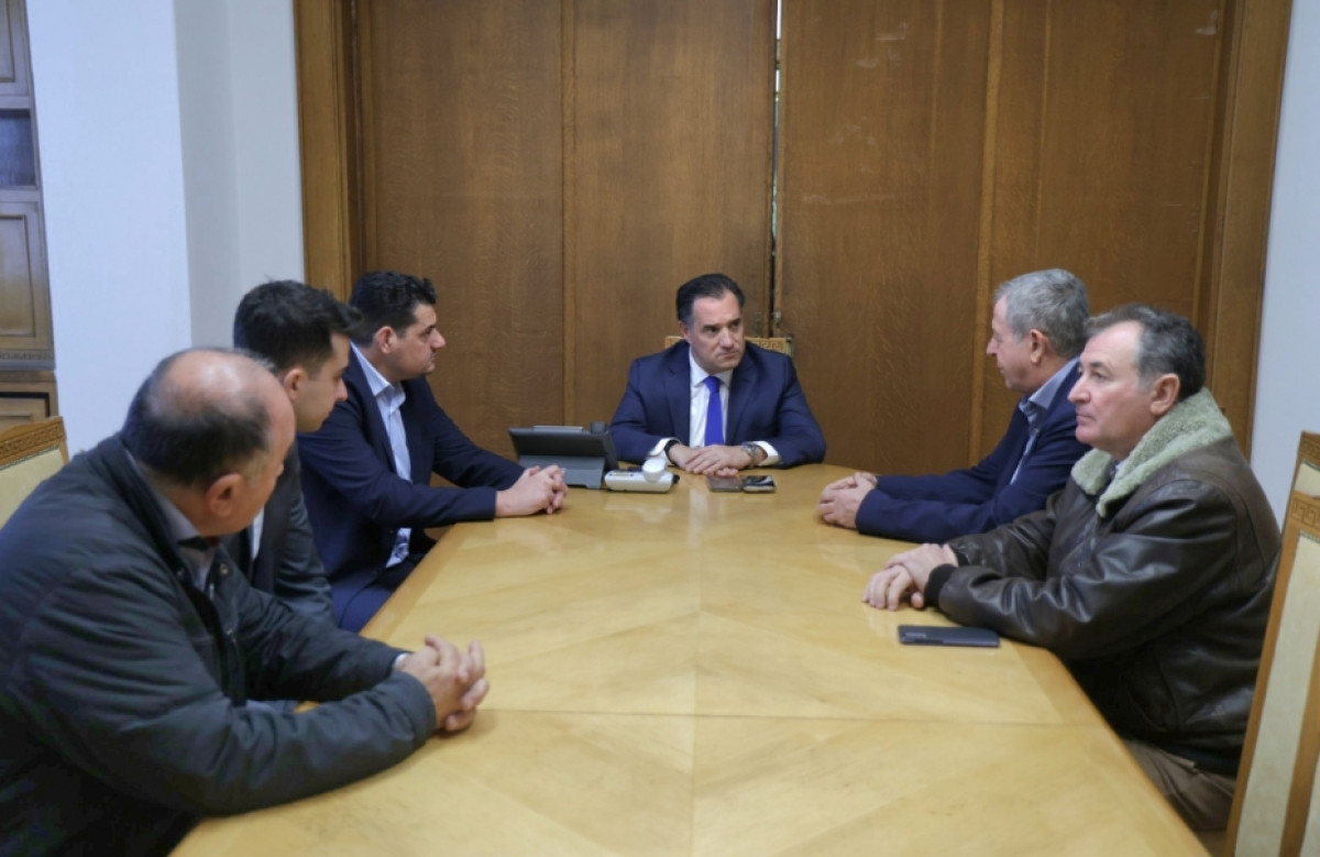 Τρίμηνη παράταση στις καθαρίστριες με συμβάσεις στα δημόσια νοσοκομεία