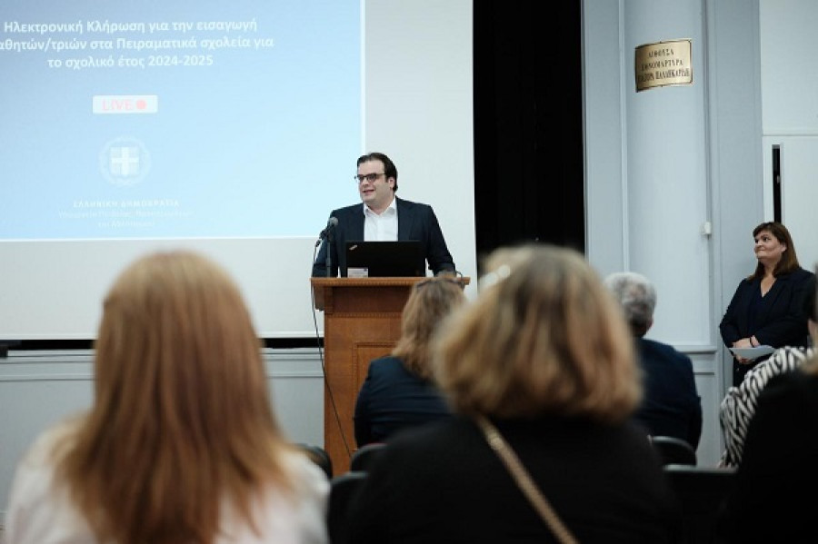 Πιερρακάκης για πειραματικά: Πυλώνας διαρκούς βελτίωσης των σχολείων μας