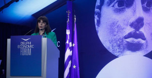 Σακελλαροπούλου-Delphi Economic Forum: Η Ελλάδα ατενίζει το μέλλον με αισιοδοξία