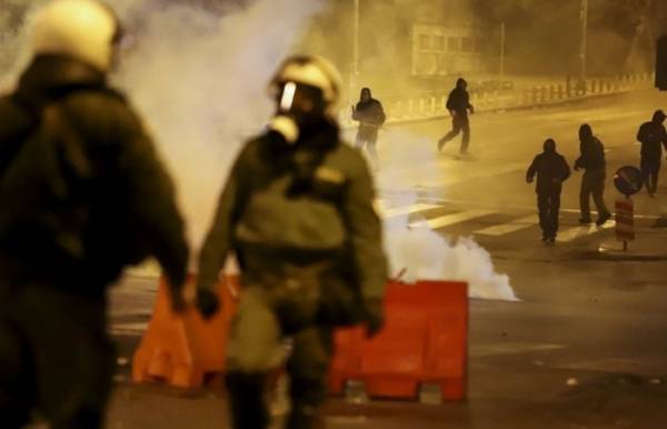 Έκλεισε η Πατησίων λόγω πορείας αντιεξουσιαστών
