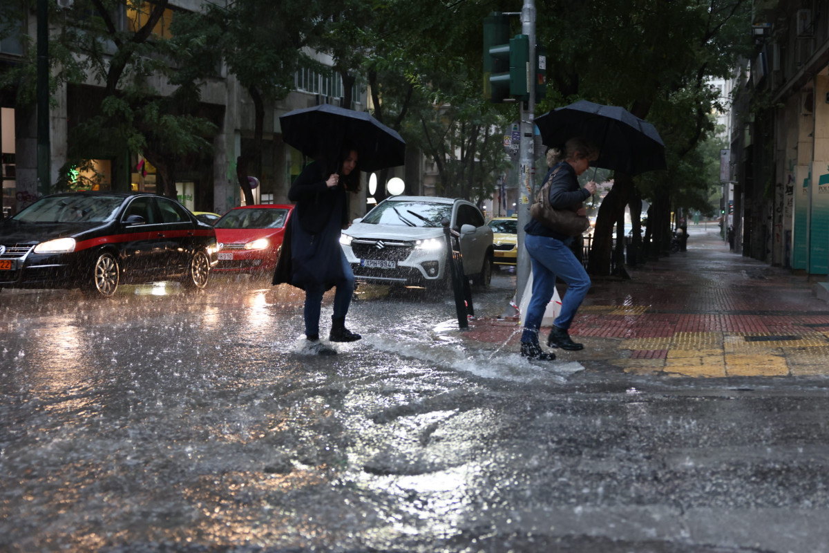 Διυπουργική σύσκεψη για την κακοκαιρία: Σε γενική επιφυλακή Πυροσβεστική και Ένοπλες Δυνάμεις