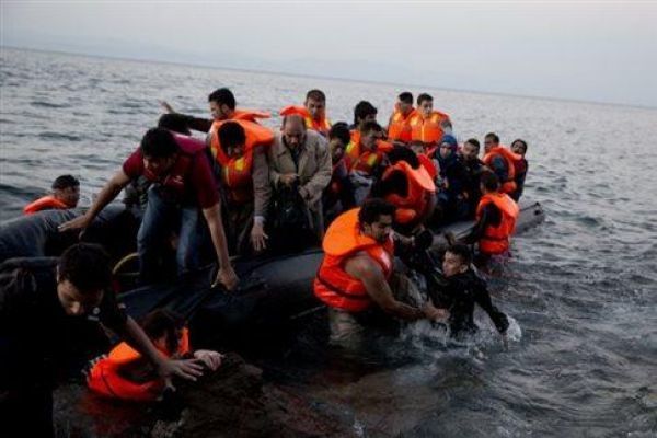 Independent:«Η Ε.Ε. δεν αποκρίνεται κατάλληλα στην προσφυγική κρίση»