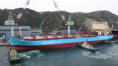 Η Maersk δημοσίευσε βίντεο από την καθέλκυση νεότευκτου containership μεθανόλης