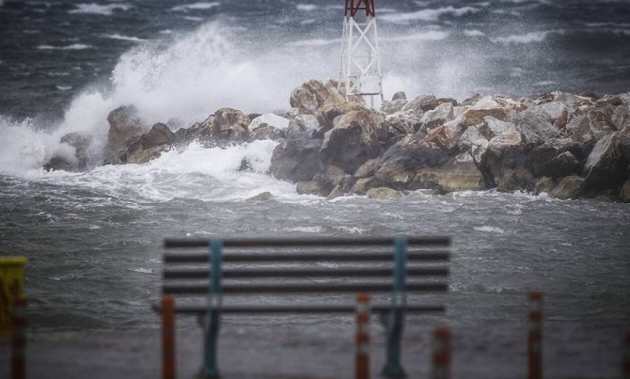 Μικρή κακοκαιρία με βροχές και θυελλώδεις ανέμους
