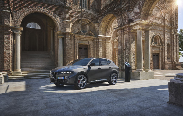 Στην Ελλάδα η Alfa Romeo Plug-in Hybrid Q4 Tonale
