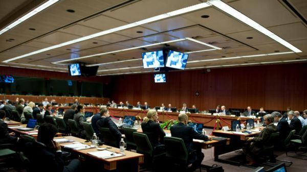 Eurogroup: Δόση στη βάση οδικού χάρτη και παζάρι για το χρέος