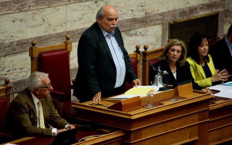 «Βόμβα» Βούτση: Να κοπούν σε κάθε βουλευτή 570 ευρώ μηνιαίως
