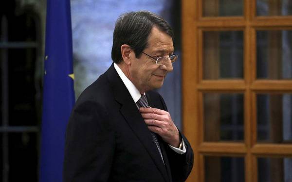 Αναστασιάδης και Κουρτς καταδικάζουν την επίθεση Ερντογάν σε Μακρόν