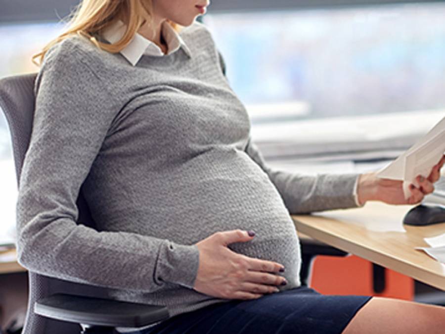 Διευκρινίσεις για το επίδομα μητρότητας σε έμμισθες δικηγόρους